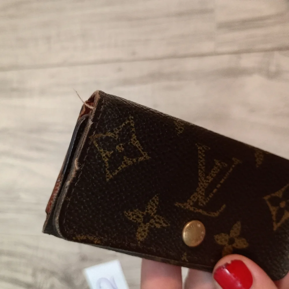 Louis Vuitton Monogram Key Holder - Picture 4 of 10